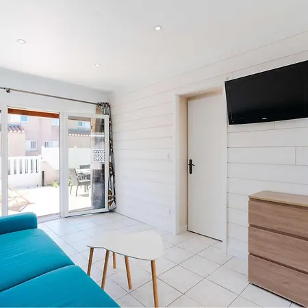 Pavillon Climatise Avec Piscine, Terrasse, Parking, Et Wi-fi A - Fr-1-409-265 *