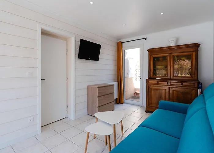 Villa Pavillon Climatisé Avec Piscine, Terrasse, Parking, Et Wi-fi à - Fr-1-409-265 Gruissan