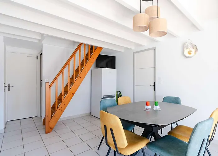 Pavillon Climatisé Avec Piscine, Terrasse, Parking, Et Wi-fi à - Fr-1-409-265 Gruissan