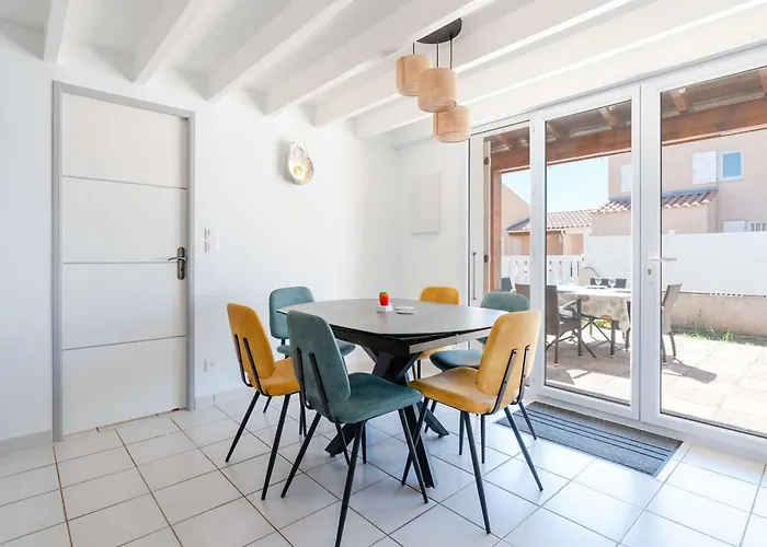 Pavillon Climatisé Avec Piscine, Terrasse, Parking, Et Wi-fi à - Fr-1-409-265