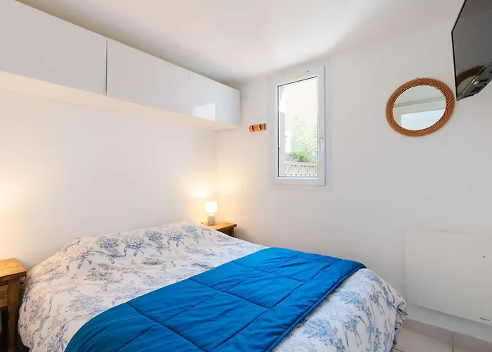 Villa Pavillon Climatisé Avec Piscine, Terrasse, Parking, Et Wi-fi à - Fr-1-409-265