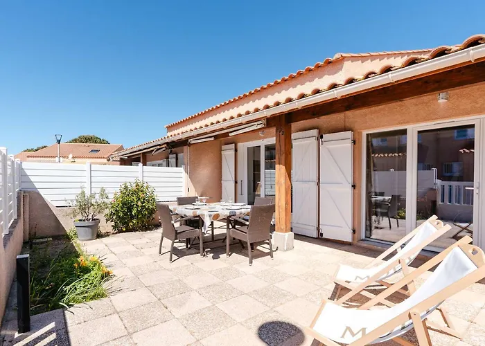 Pavillon Climatisé Avec Piscine, Terrasse, Parking, Et Wi-fi à - Fr-1-409-265